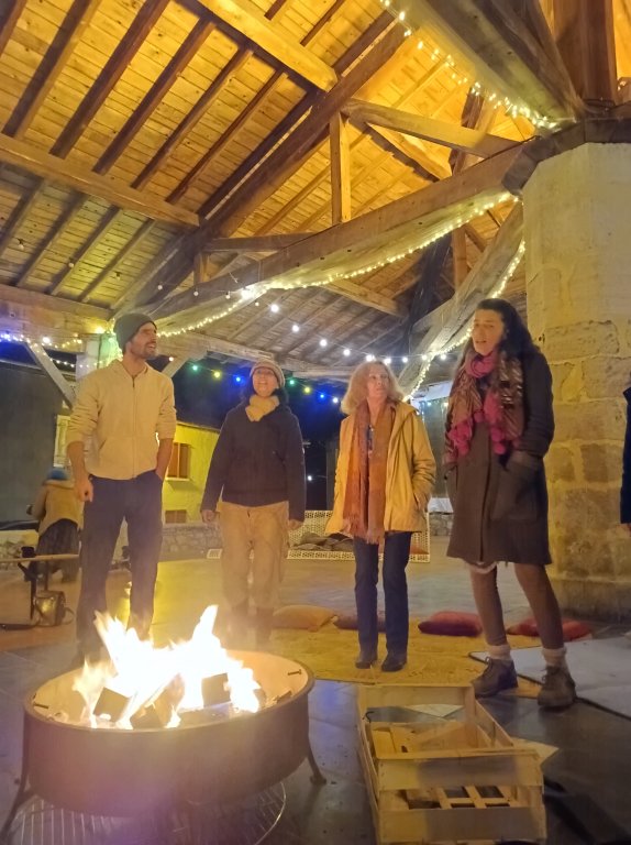 Session magique de Circle Song avec Benjamin (0688451854) à gauche sur la photo